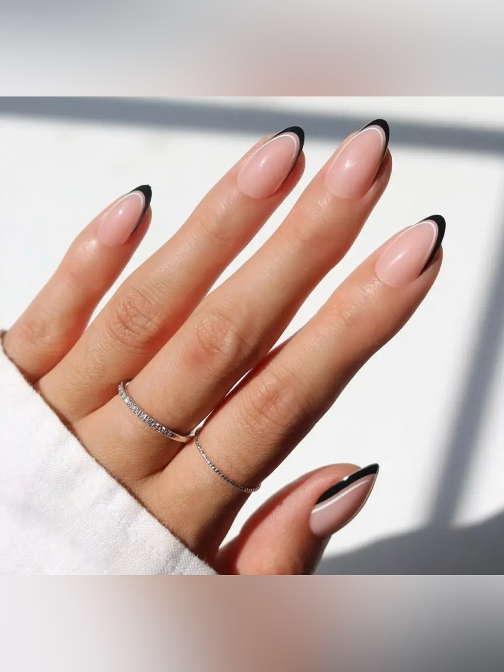 Glamnetic Short Almond Press-On Nails in NO IN BETWEEN nib
